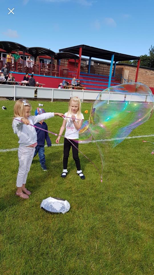 Eden Hill, bubble blowing