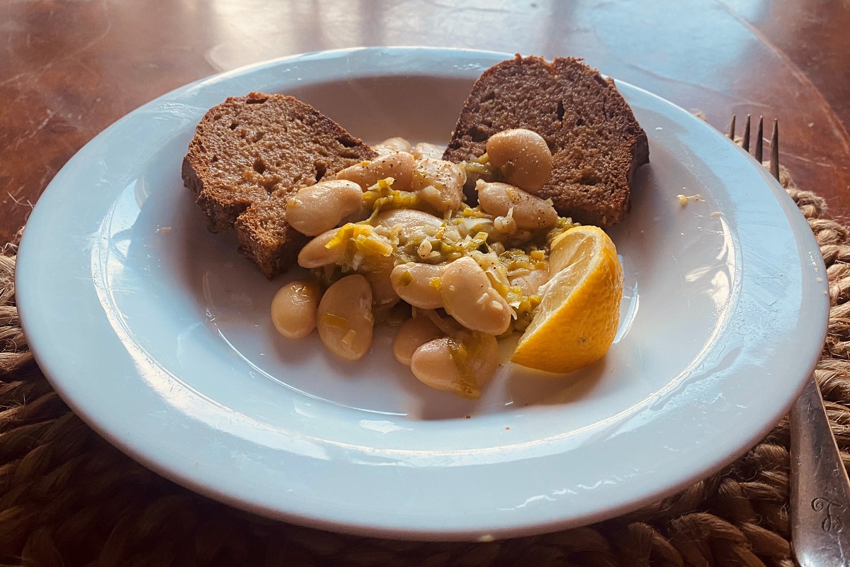 butterbeans and leeks on toast