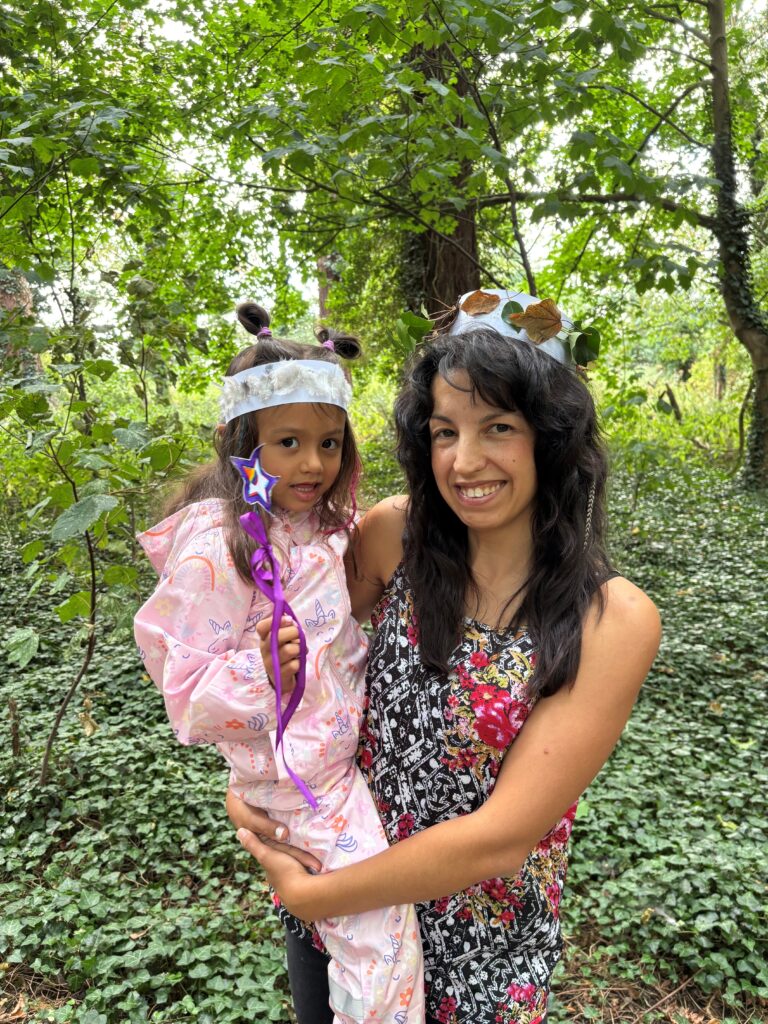 Photo of Mandie and her daughter