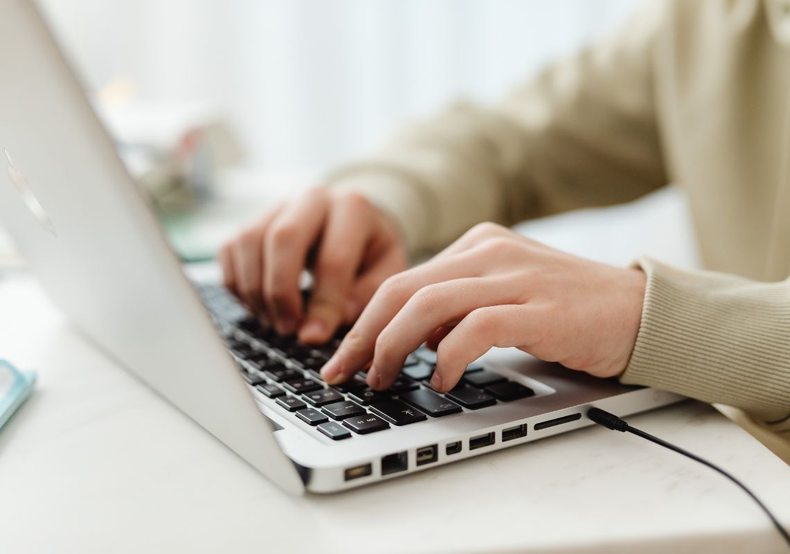 Digital inclusion through assistance navigating online