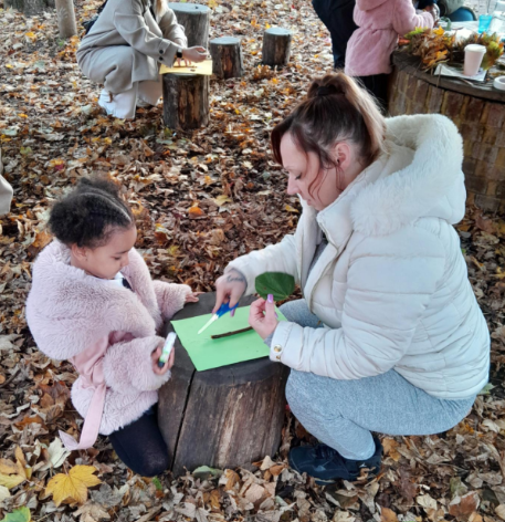 Wellies and Wander: Photo of Vicky with her daughter.
