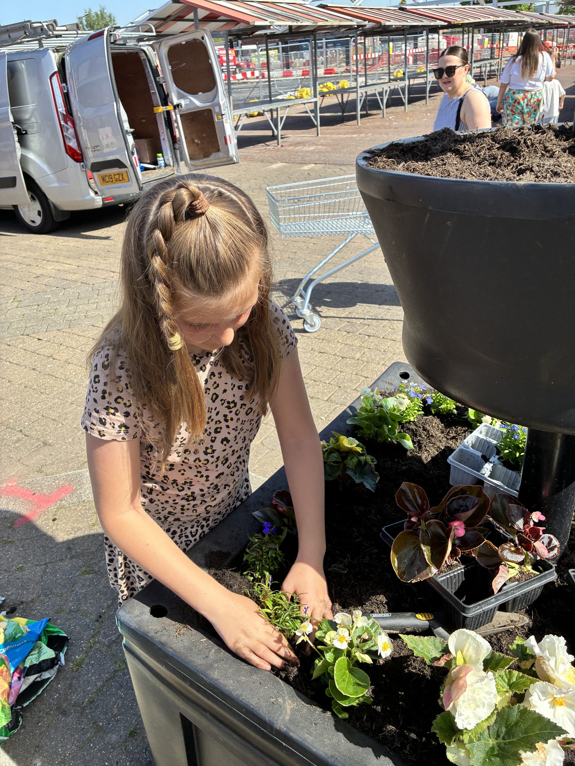 Planting in Earlstown Town Centre