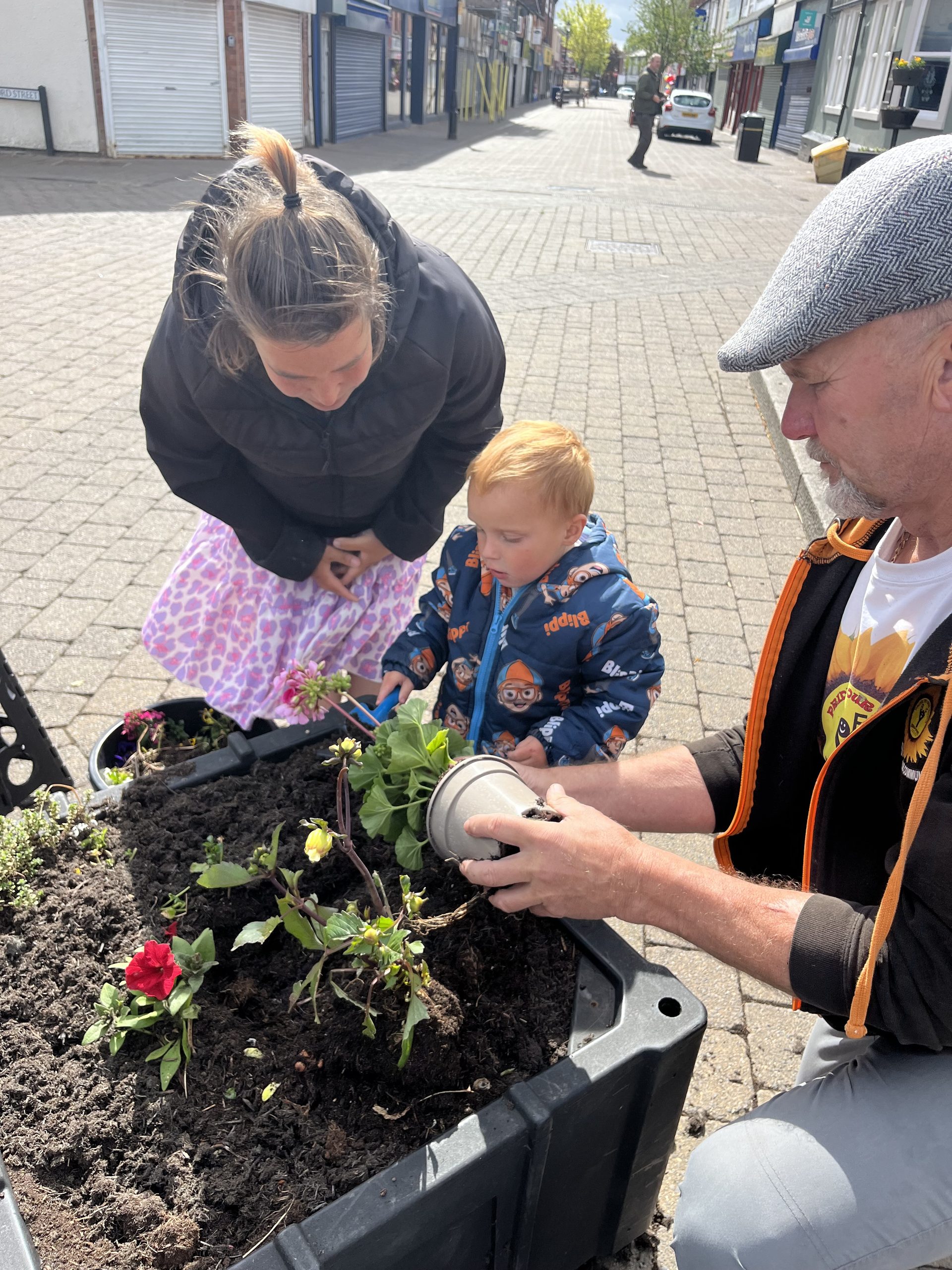 Planting in Earlstown Town Centre